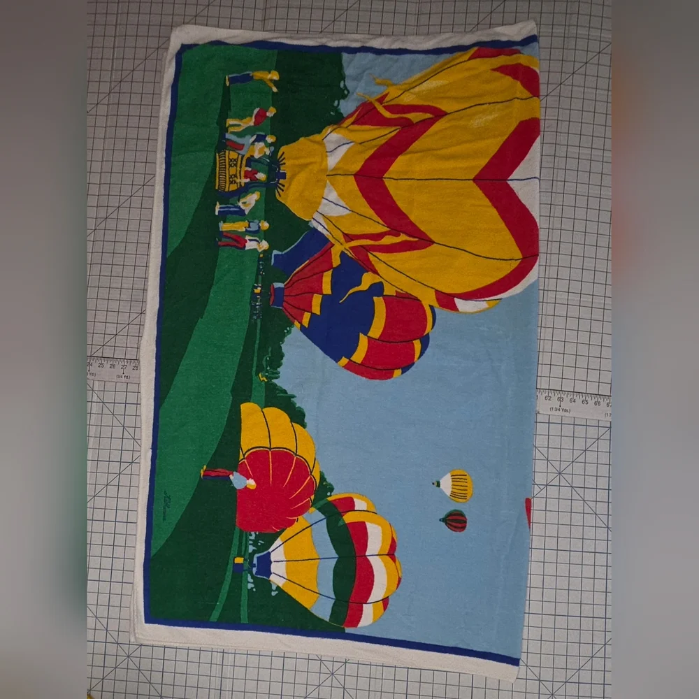 Kel-Tex Beach Pool Towel with Air Balloon Design 52x62 Oversized, Preloved